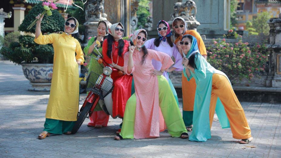 Kinh Nghiệm Và Lưu Ý Khi Thuê Chụp Ảnh Nhóm Ở Hà Nội