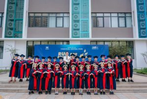 Thuê Thợ Chụp Ảnh Kỉ Yếu Lớp 5 Ở Hà Nội